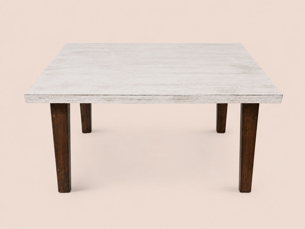 Mesa de centro Bruma con cubierta en laca vintage y patas en barniz Early Olmo, vista de producto